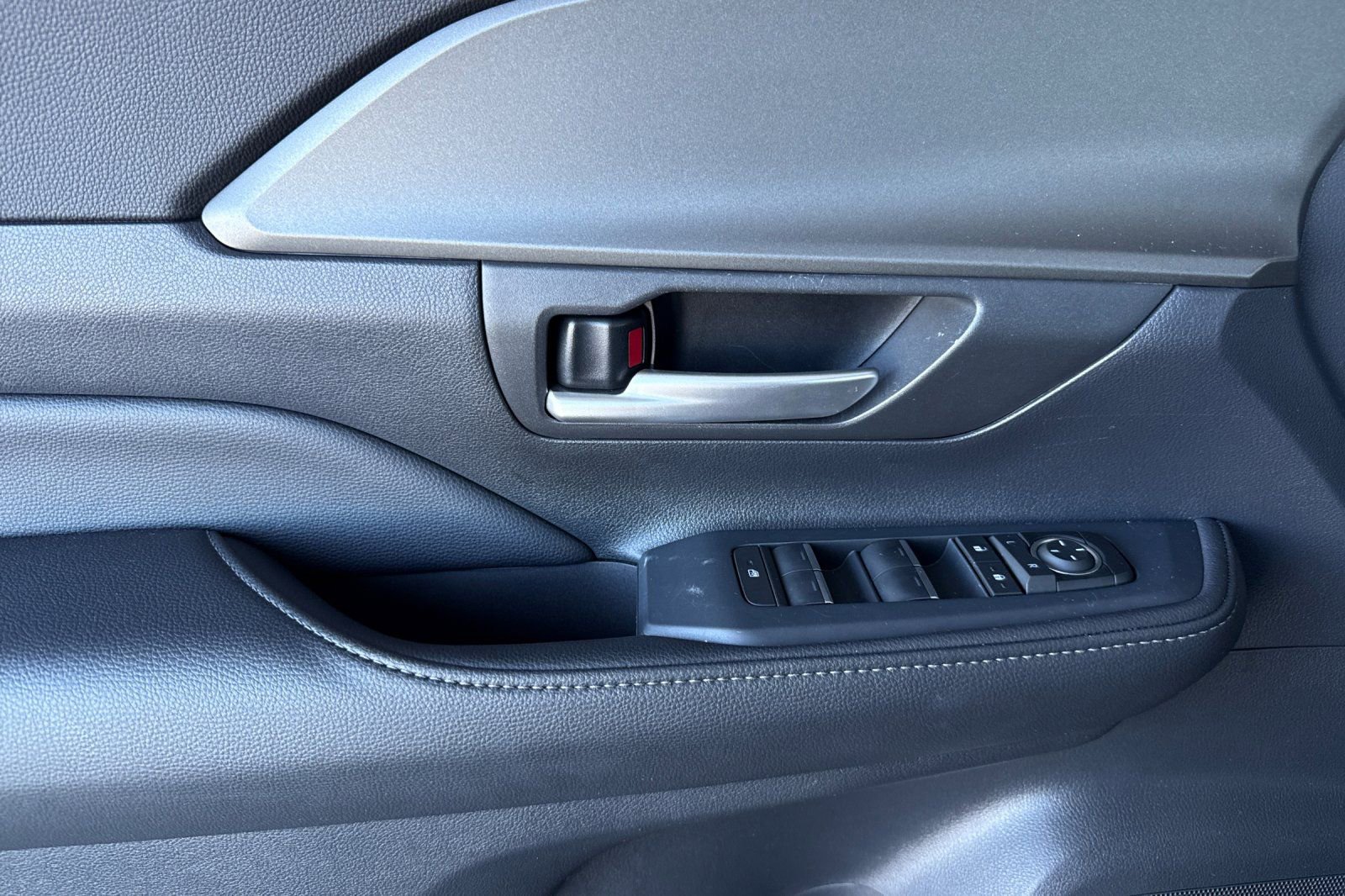 Certified 2025 Toyota Grand Highlander AWD image 13