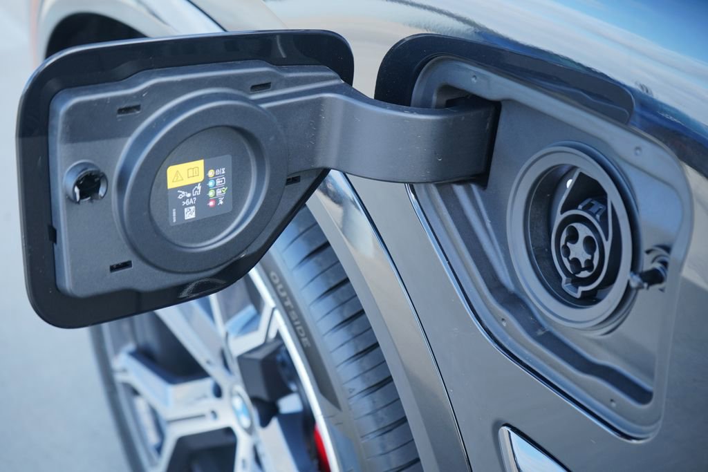 New 2026 BMW X5 xDrive50e w/ M Sport Package image 6