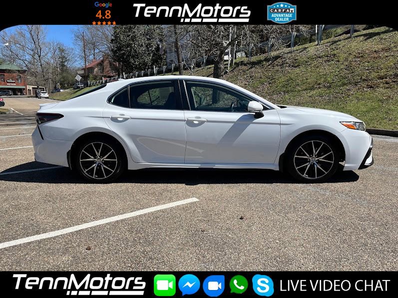 Used 2023 Toyota Camry SE image 2