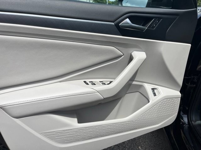 Used 2022 Volkswagen Jetta SE FWD image 17