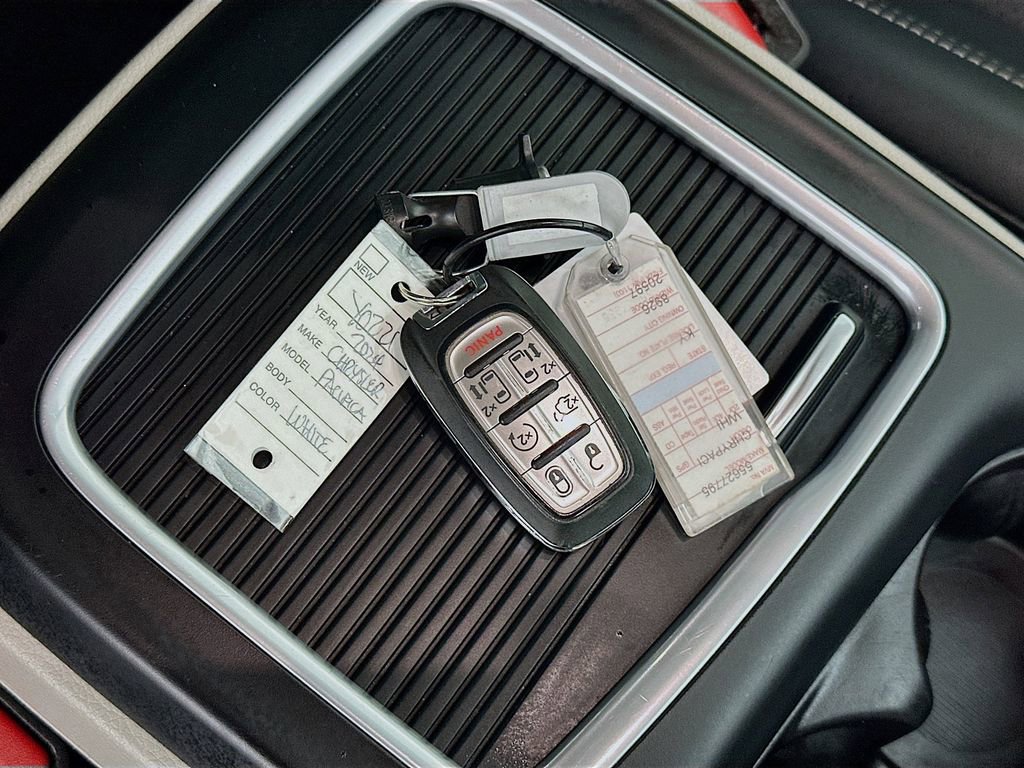 Used 2024 Chrysler Pacifica Touring-L image 36