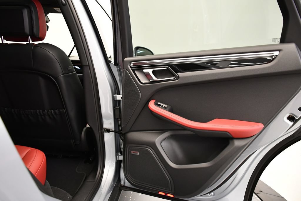 Certified 2026 Porsche Macan AWD/4WD image 51