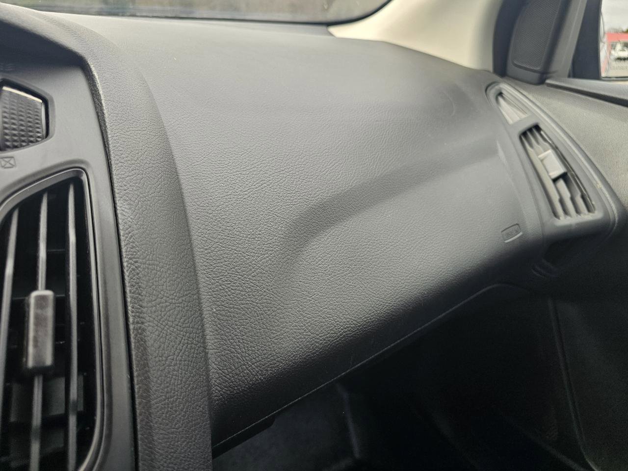 Used 2016 Ford Focus SE image 13