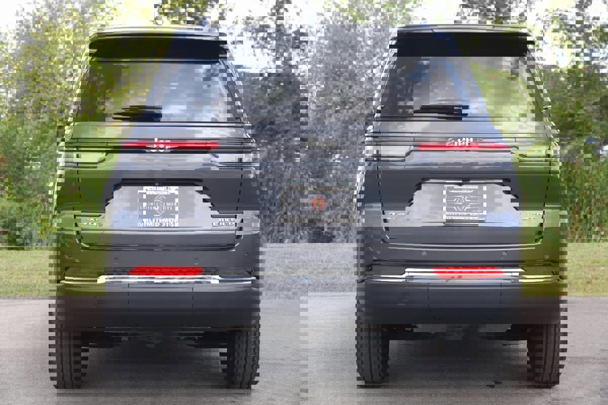 Used 2022 Jeep Grand Cherokee Limited image 63