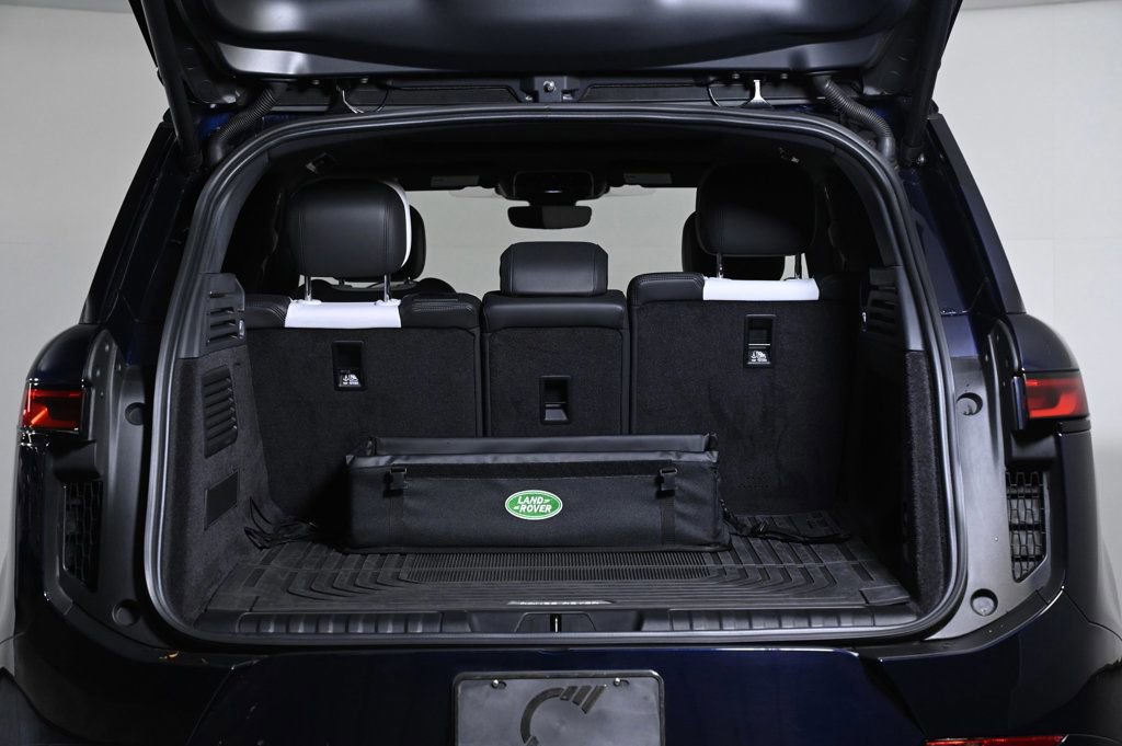 Used 2023 Land Rover Range Rover Sport SE Dynamic AWD/4WD image 6