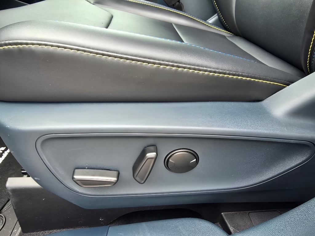 Used 2025 Ford Maverick Lobo AWD/4WD image 26
