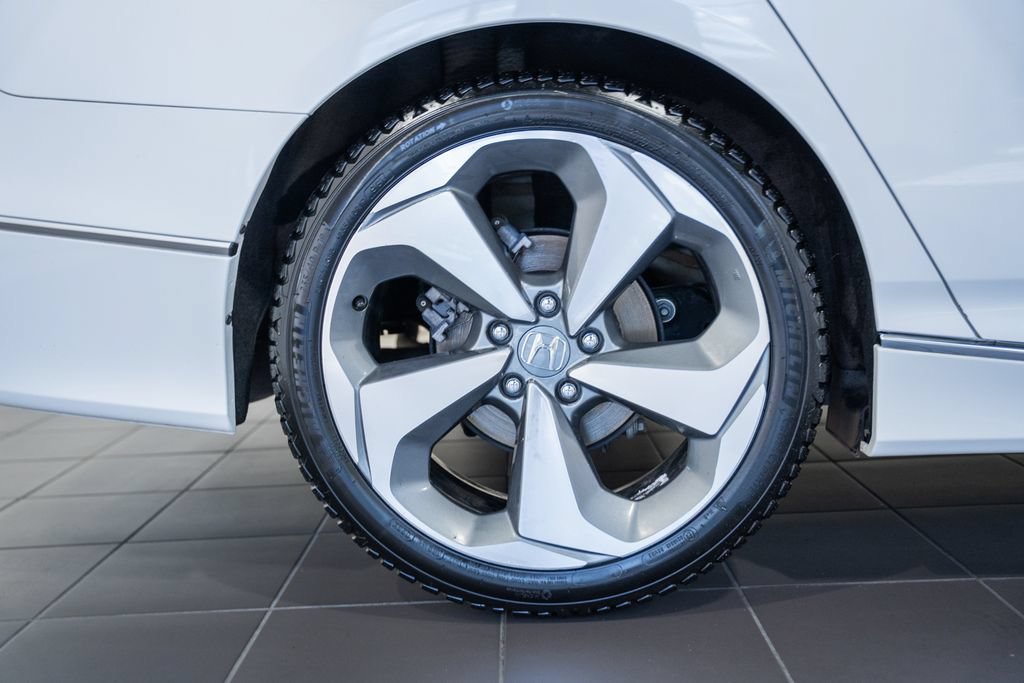 Used 2018 Honda Accord Touring image 14
