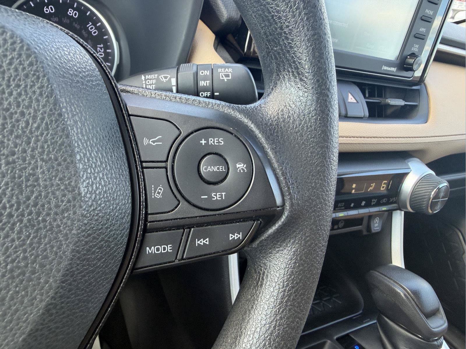 Used 2021 Toyota RAV4 XLE w/ Convenience Package AWD/4WD image 25