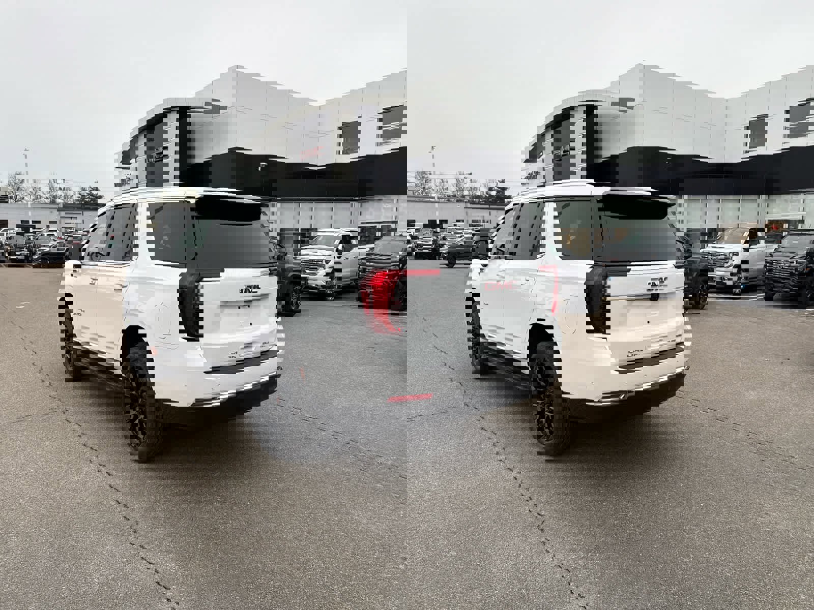 New 2026 GMC Yukon Elevation w/ Elevation Premium Package image 3