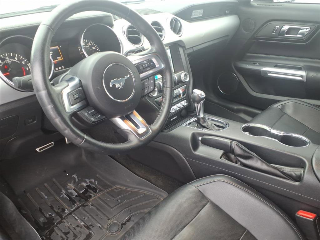 Used 2016 Ford Mustang Premium image 9