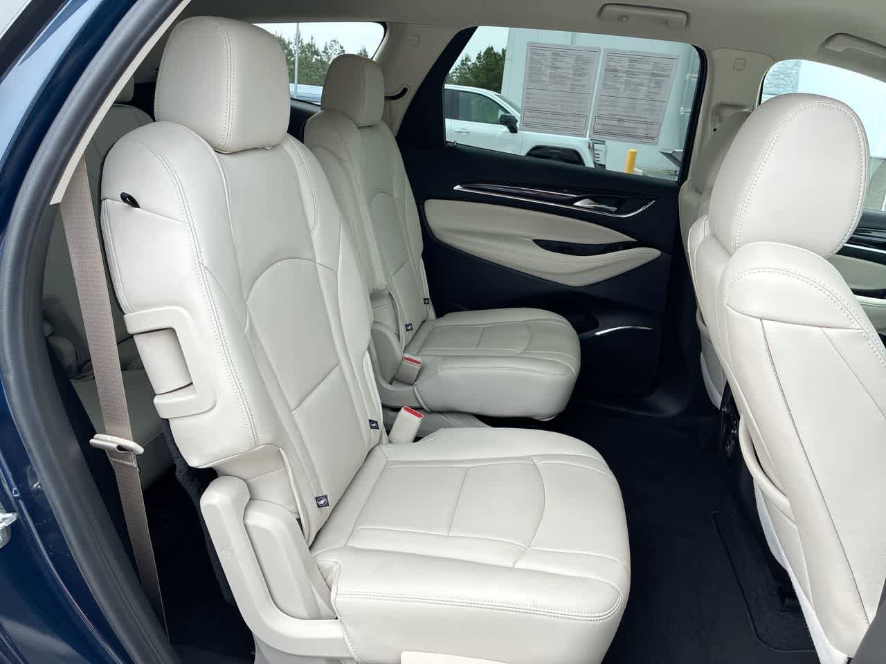 Used 2024 Buick Enclave Essence image 25