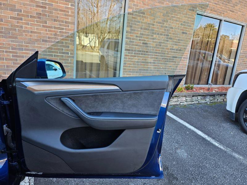 Used 2023 Tesla Model Y Long Range image 52