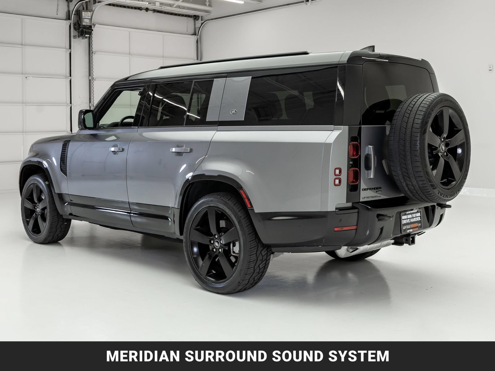 Used 2023 Land Rover Defender 130 X-Dynamic SE AWD/4WD image 6