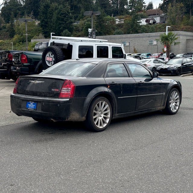 Used 2007 Chrysler 300 C w/ SRT Design Group RWD image 2