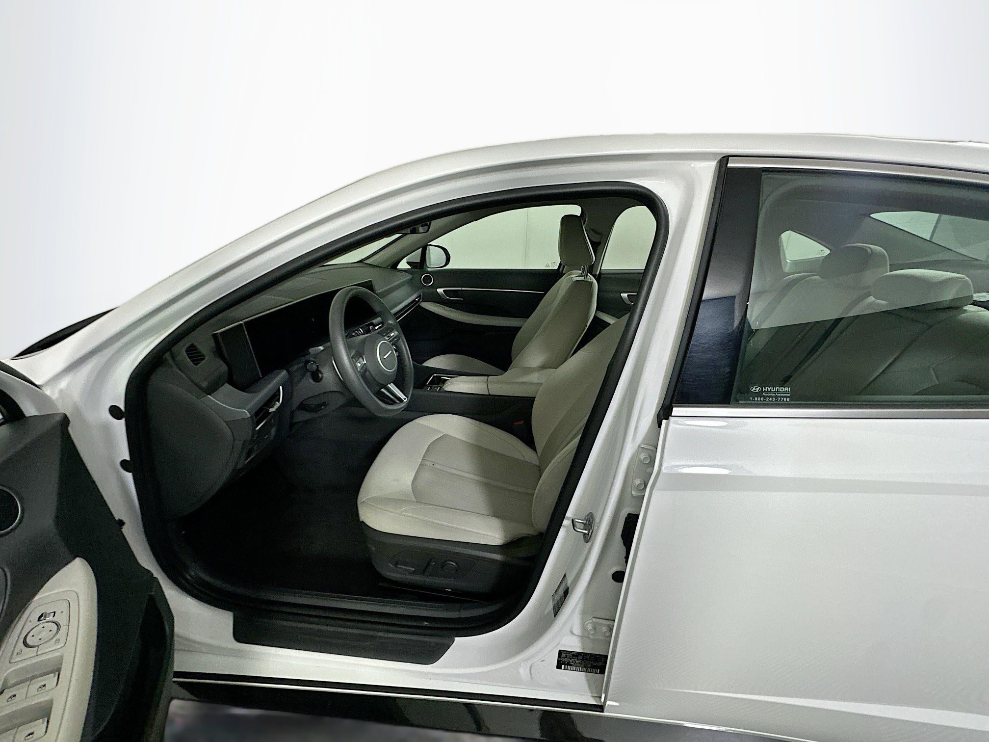 Used 2025 Hyundai Sonata SEL image 13