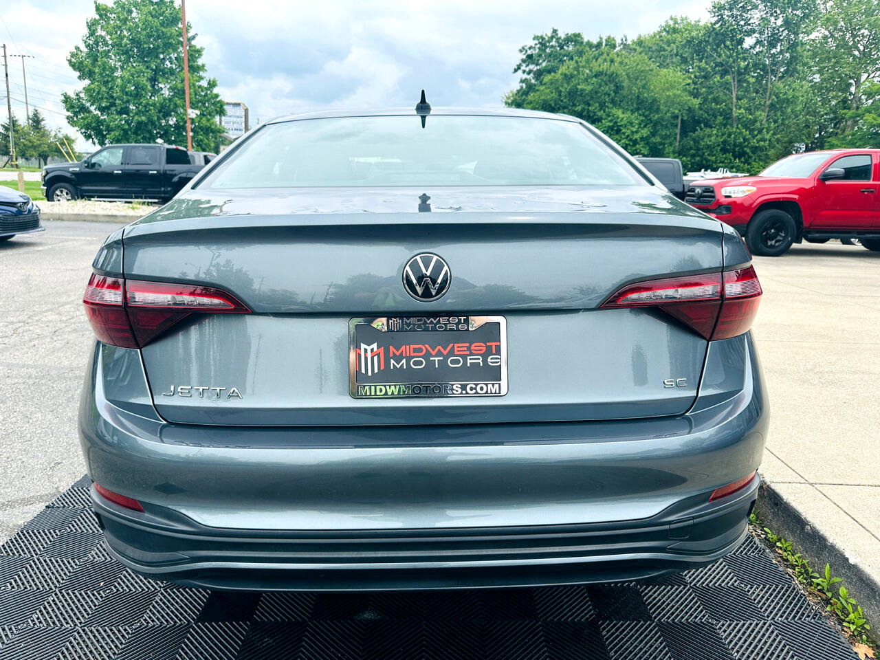 Used 2024 Volkswagen Jetta SE image 5