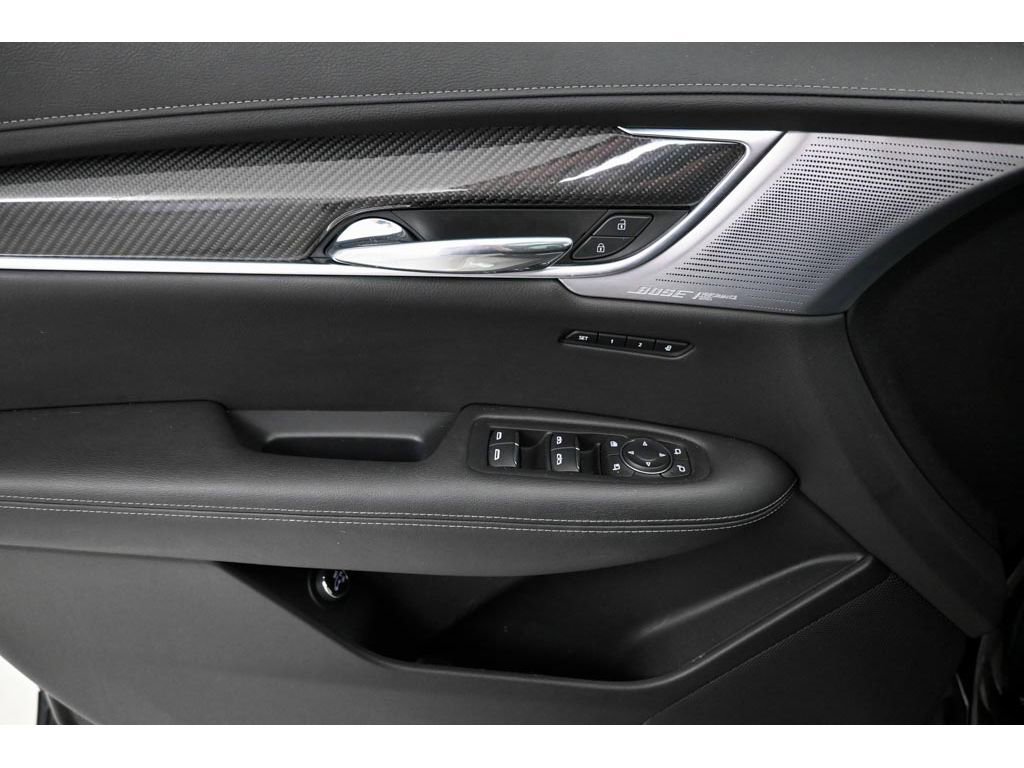 Used 2023 Cadillac XT6 Sport w/ Technology Package AWD/4WD image 10