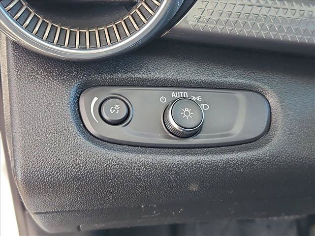 Used 2025 Chevrolet Trax ACTIV w/ Sunroof Package FWD image 21