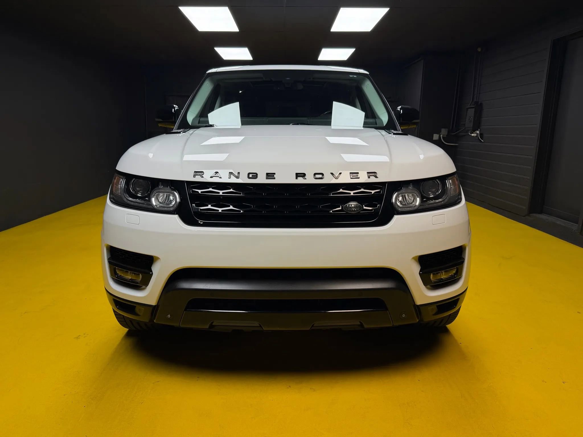 Used 2014 Land Rover Range Rover Sport Supercharged AWD/4WD image 2