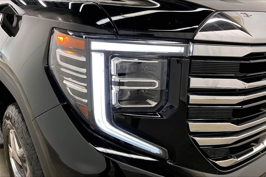 Used 2023 GMC Sierra 1500 SLT w/ SLT Premium Package AWD/4WD image 31