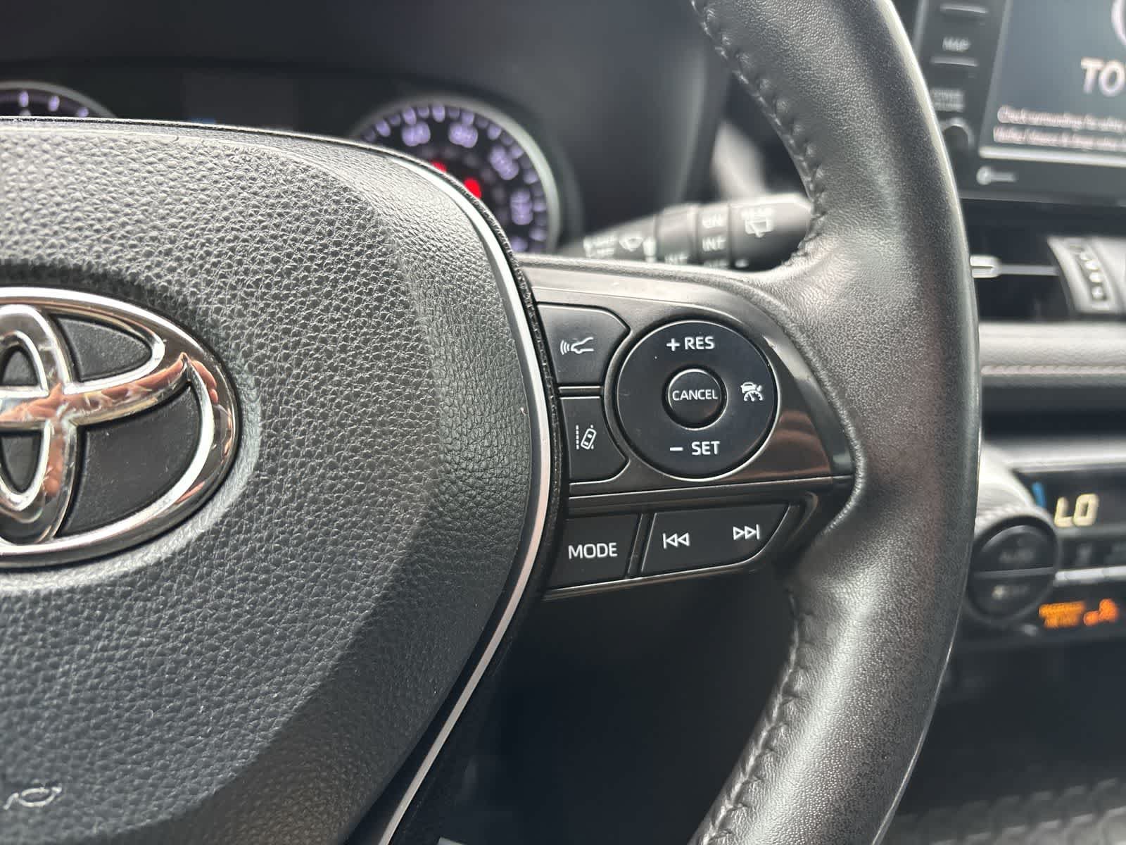 Used 2022 Toyota RAV4 XLE Premium FWD image 12