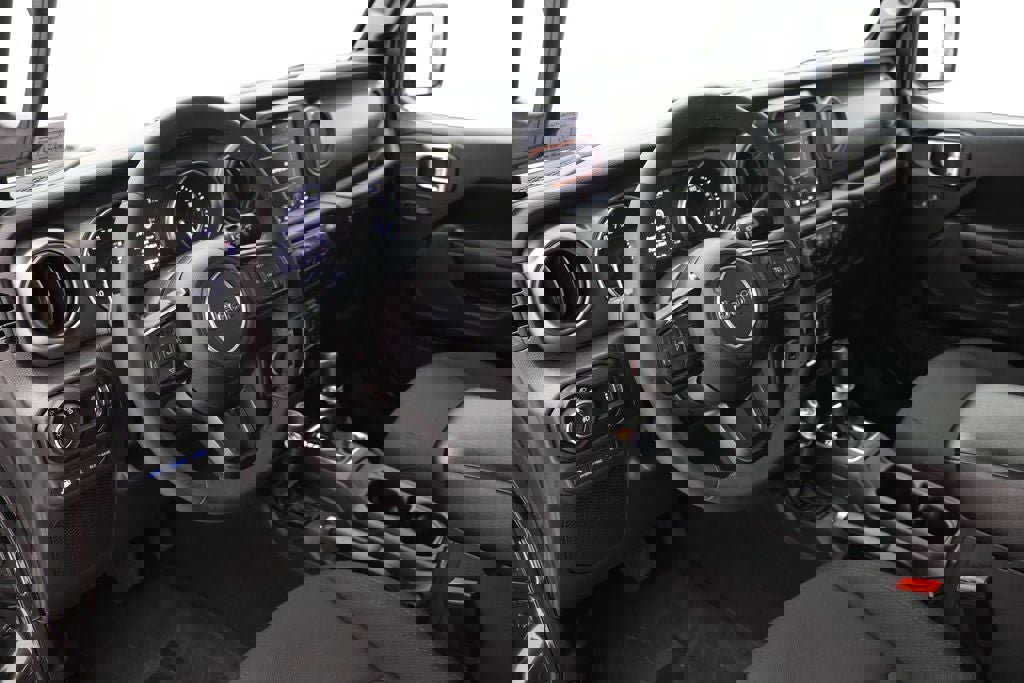 Used 2023 Jeep Wrangler Unlimited w/ Cold Weather Group image 15