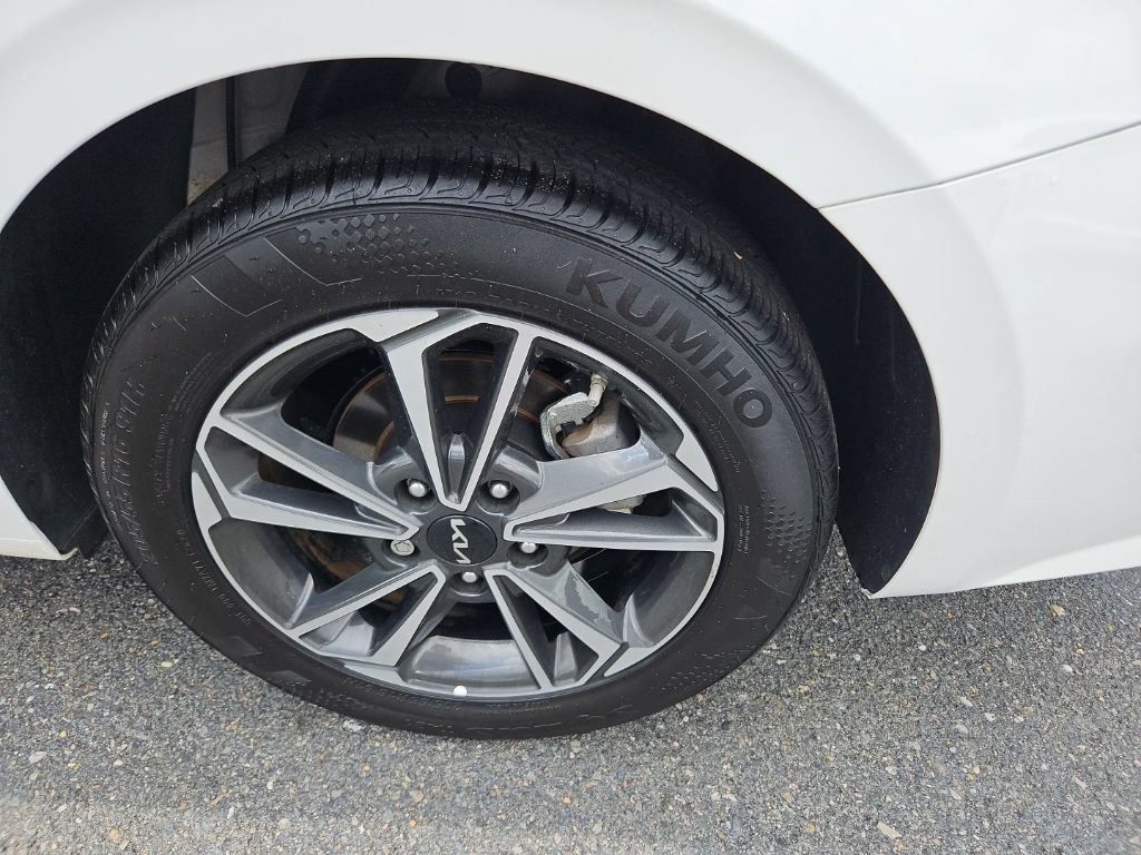 Used 2024 Kia Forte LXS w/ LXS Technology Package FWD image 26