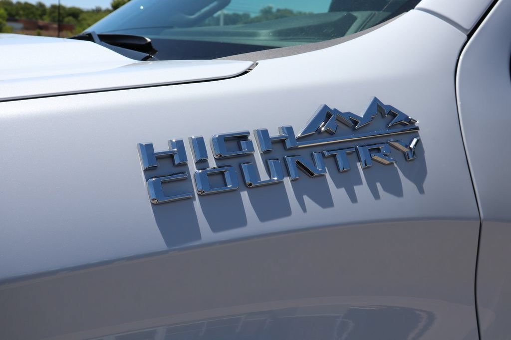 Used 2026 Chevrolet Silverado 1500 High Country w/ High Country Premium Package AWD/4WD image 11