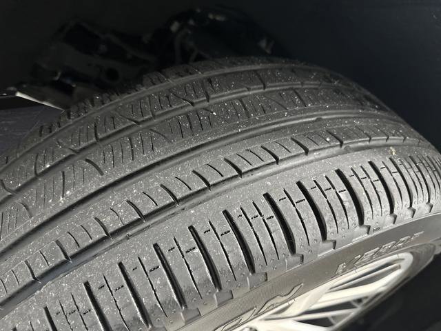 Used 2024 Jeep Grand Wagoneer Series III image 46