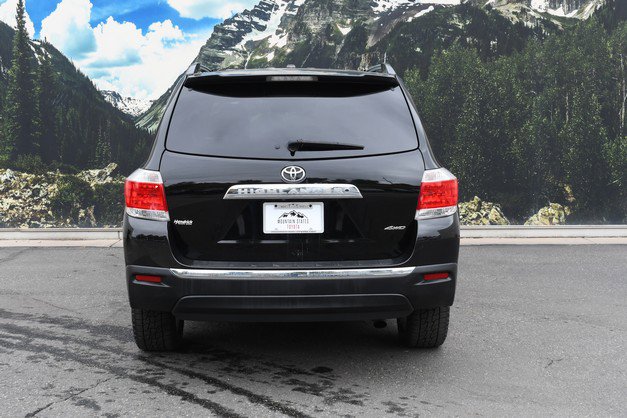 Used 2012 Toyota Highlander Limited w/ Tow Pkg AWD/4WD image 10