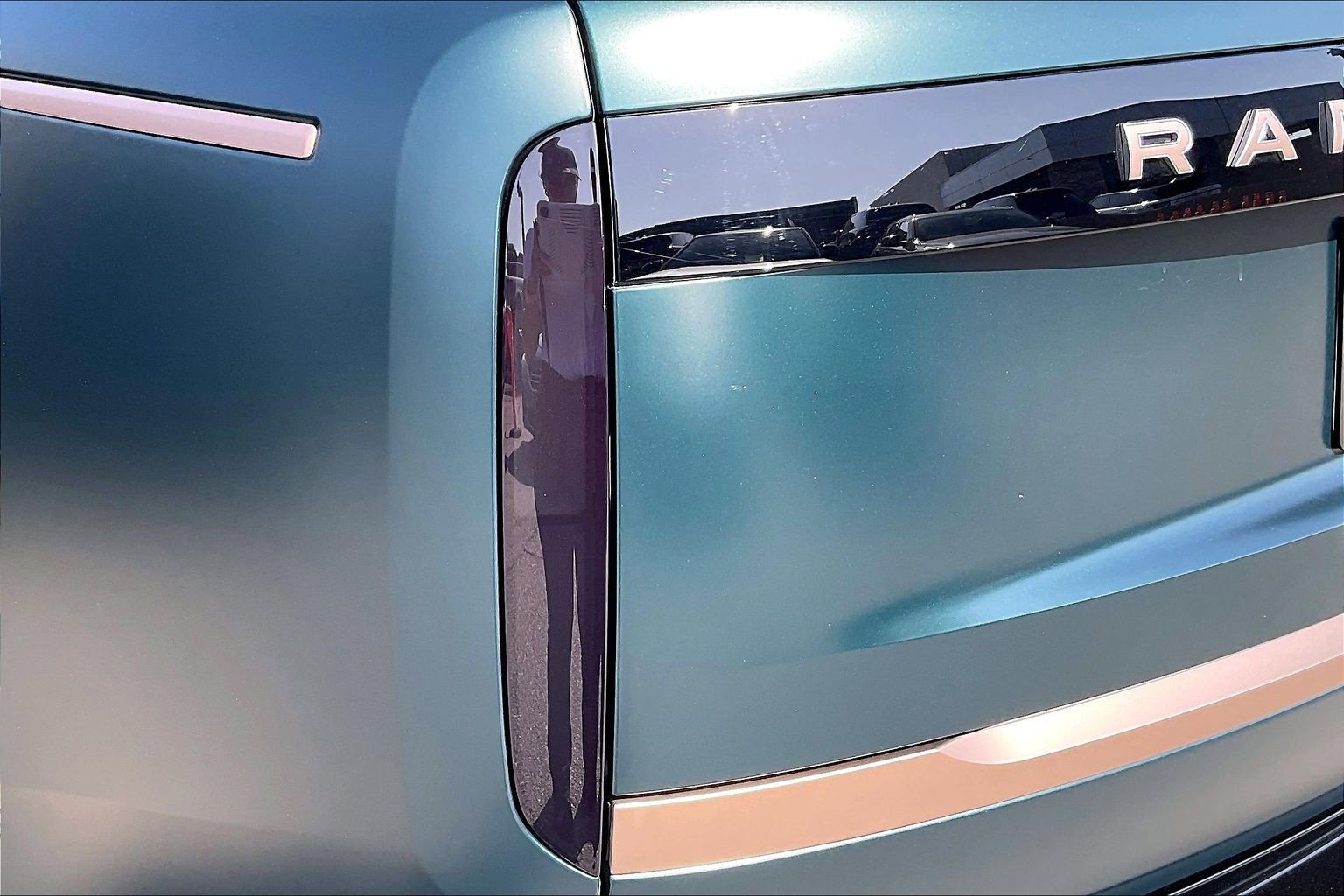 New 2026 Land Rover Range Rover SV AWD/4WD image 6