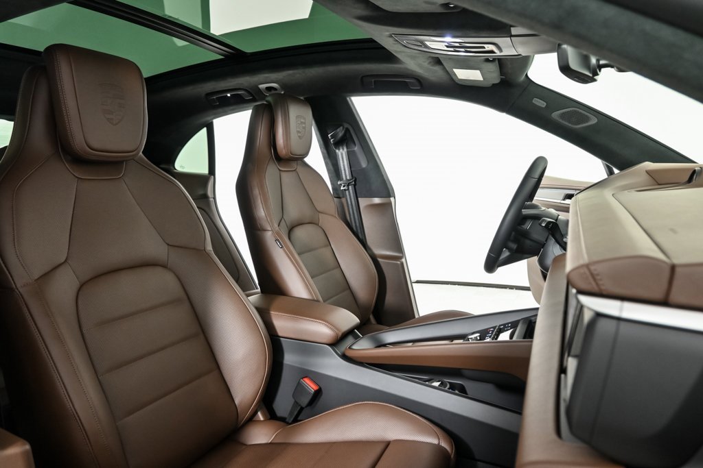 New 2025 Porsche Macan Turbo Electric image 25