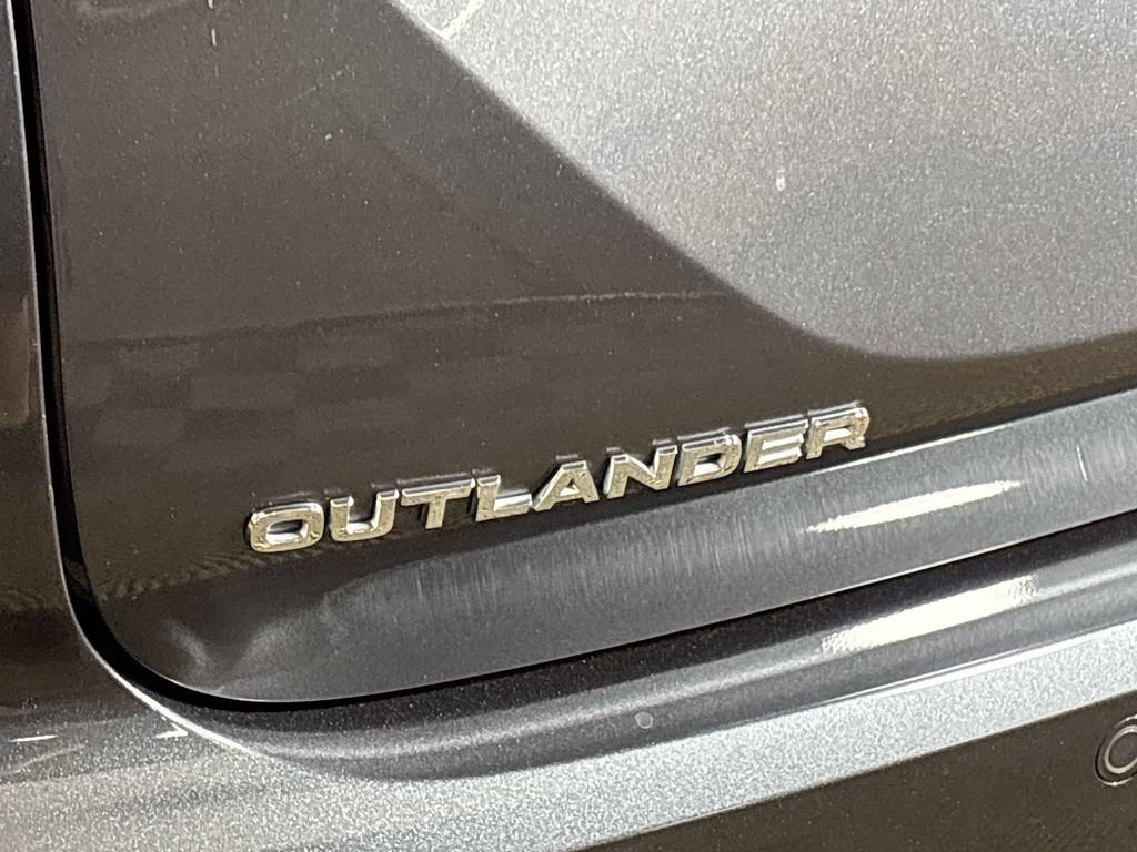 Used 2024 Mitsubishi Outlander SE AWD/4WD image 24