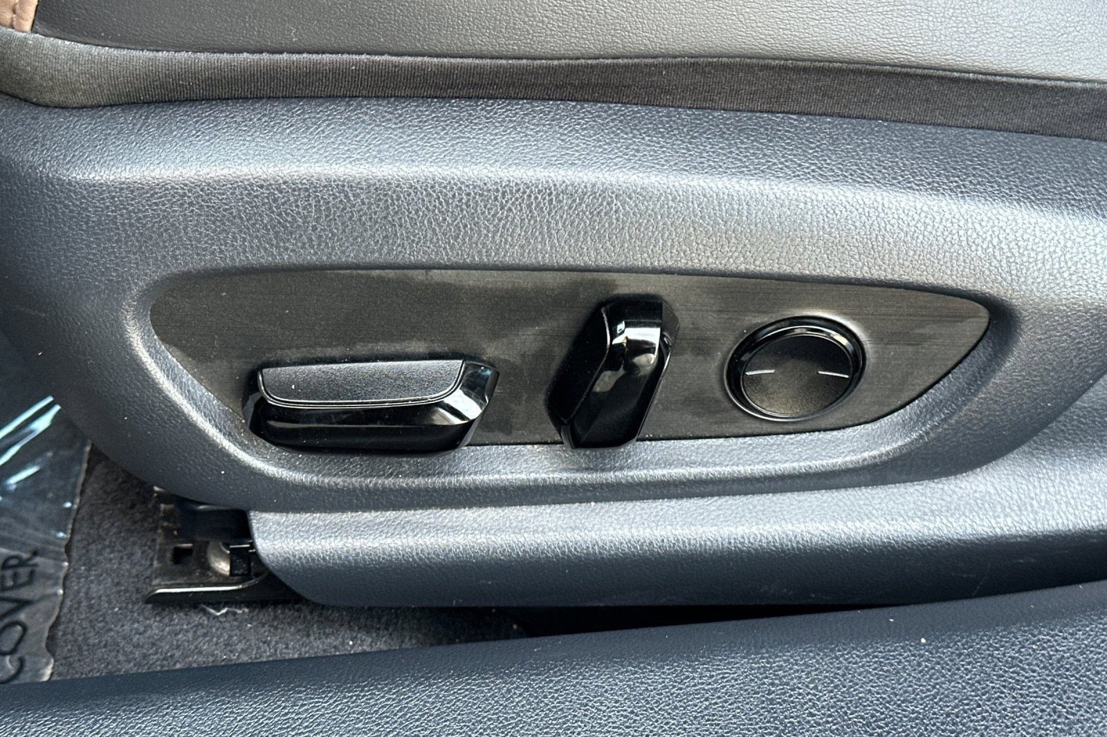 Used 2025 Lexus ES 300h w/ Premium Package image 14