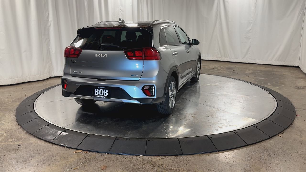 Certified 2022 Kia Niro LX image 9