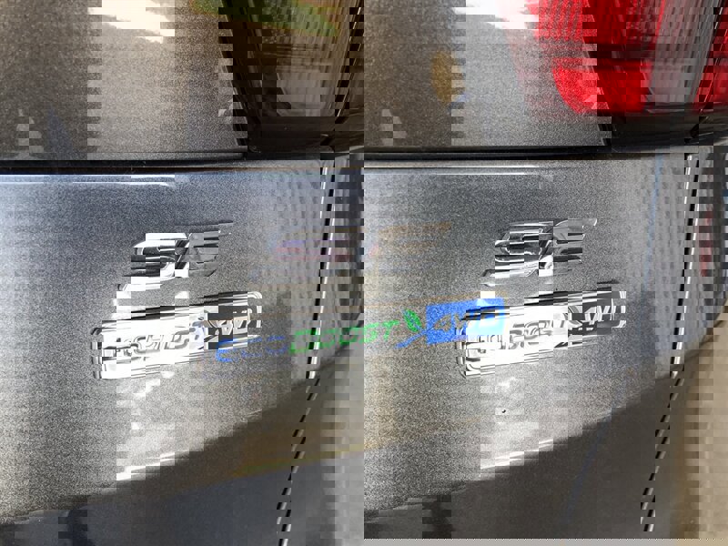 Used 2019 Ford Escape SE image 26