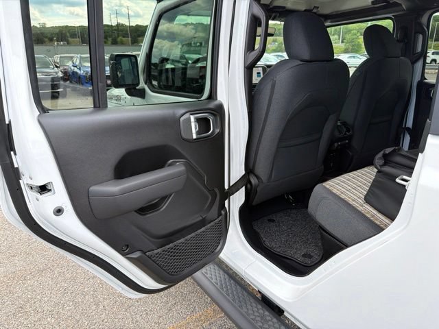 New 2026 Jeep Gladiator Sport AWD/4WD image 11