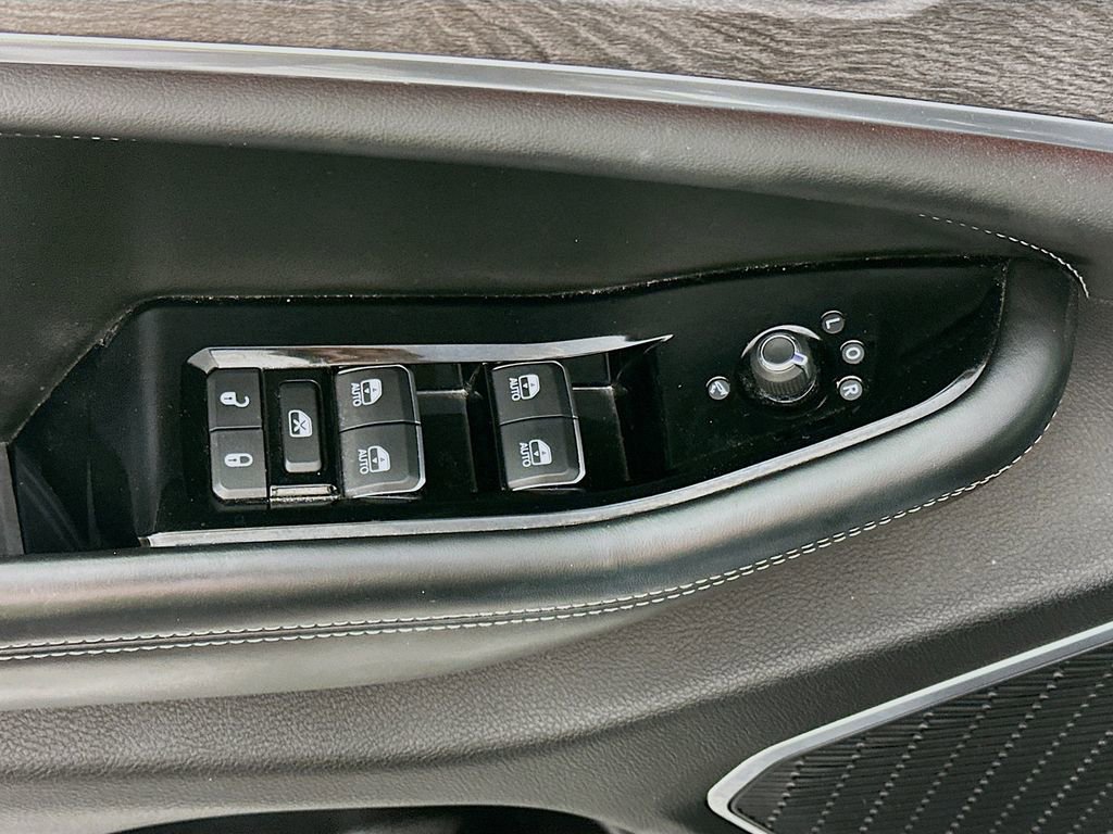 Certified 2023 Jeep Grand Cherokee L Overland w/ Luxury Tech Group IV image 25