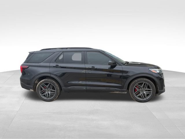 Used 2025 Ford Explorer ST AWD/4WD image 3