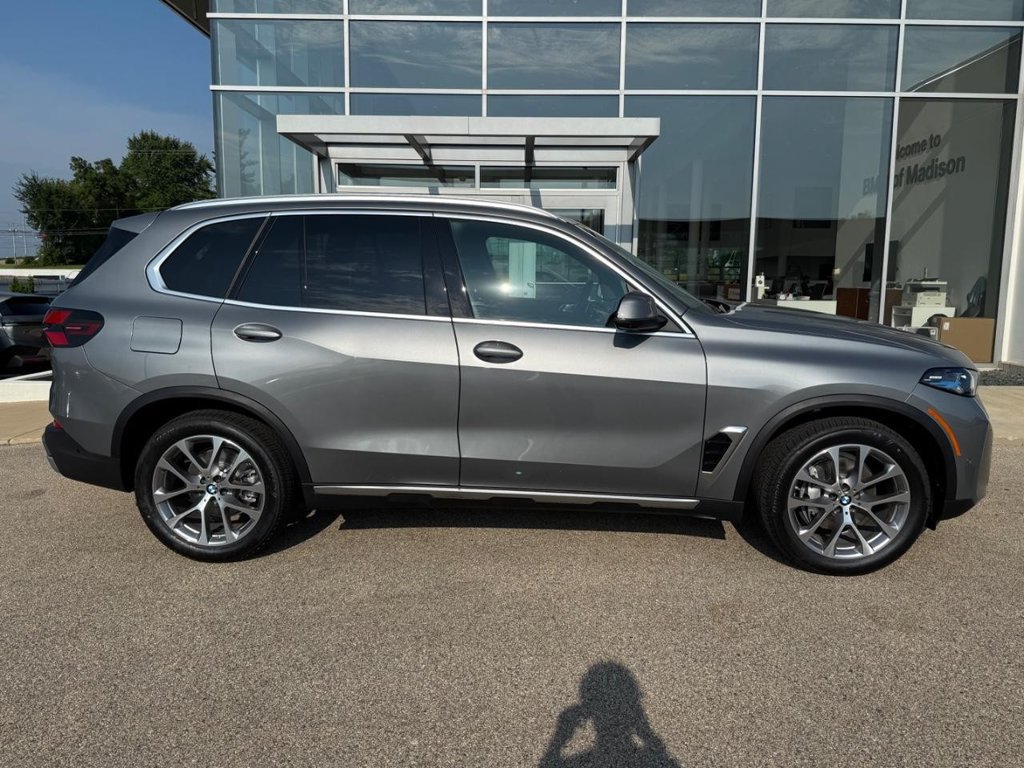 New 2026 BMW X5 xDrive40i AWD/4WD image 2