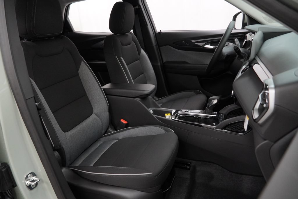 New 2026 Chevrolet TrailBlazer LT w/ LT Cold Weather Package FWD image 28