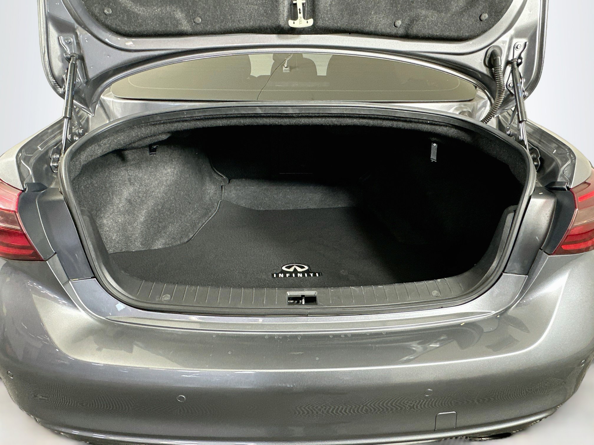 Used 2018 INFINITI Q50 Luxe w/ Essential Package (3.0T Luxe) RWD image 30
