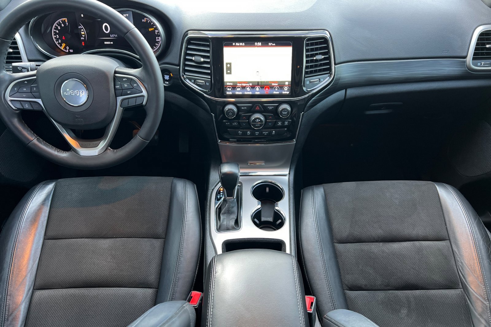 Used 2021 Jeep Grand Cherokee Laredo X image 13