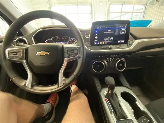 Used 2025 Chevrolet Blazer LT image 25