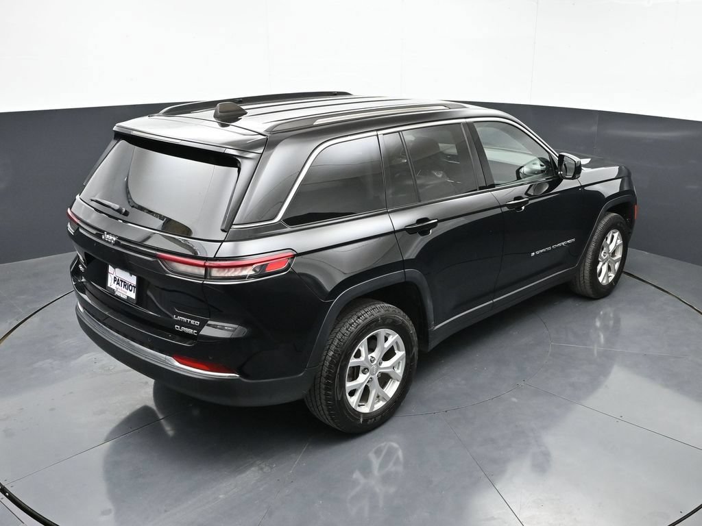 Used 2023 Jeep Grand Cherokee Limited AWD/4WD image 41