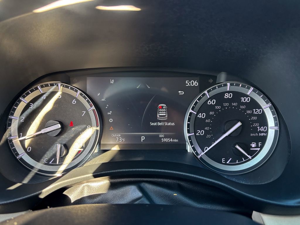 Used 2022 Toyota Highlander XLE AWD/4WD image 30