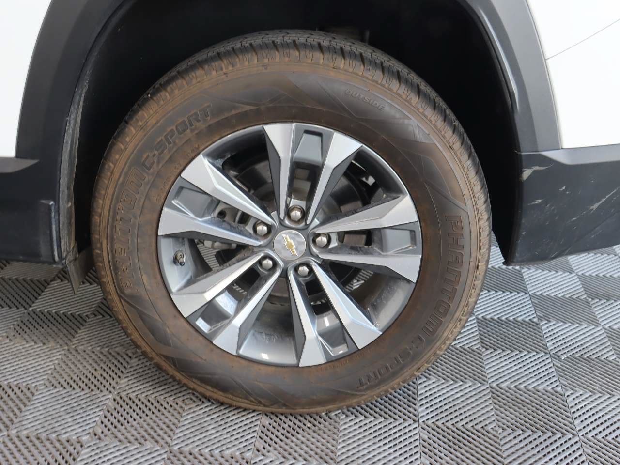 Certified 2025 Chevrolet Equinox LT w/ Convenience Package II AWD/4WD image 17