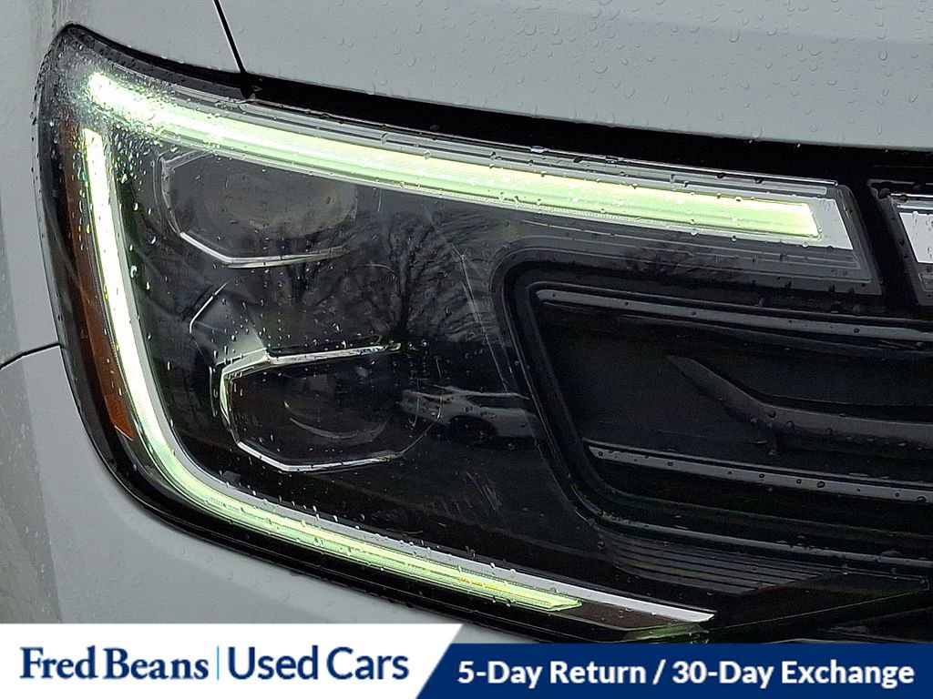 Certified 2024 Volkswagen Atlas Cross Sport SEL R-Line image 10