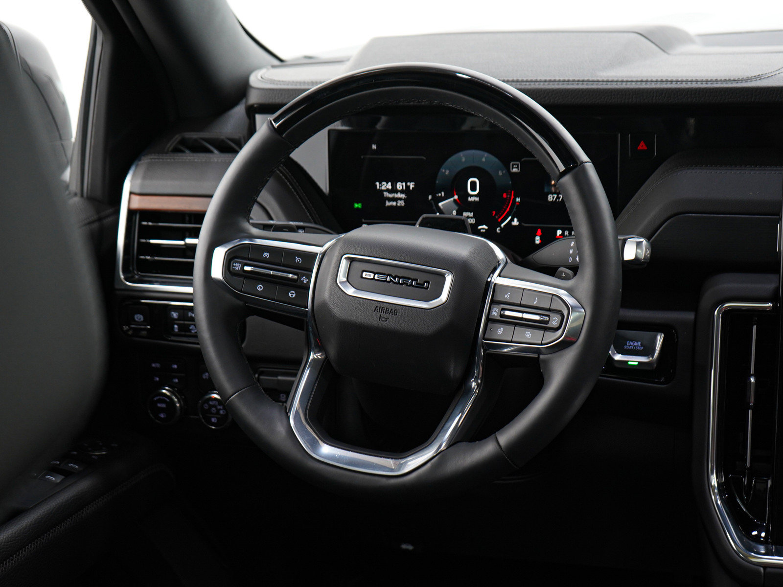 Used 2026 GMC Yukon Denali w/ Denali Reserve Package AWD/4WD image 18