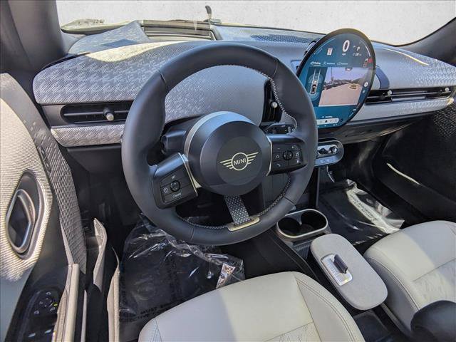 Used 2025 MINI Cooper 2-Door Hardtop FWD image 10